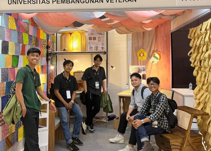 Program Studi Desain Interior UPN “Veteran” Jawa Timur Berpartisipasi dalam Indowood Expo 2025
