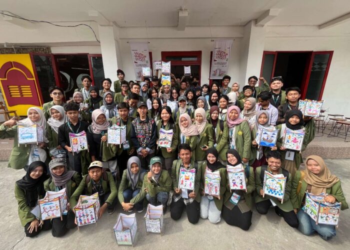 Eksplorasi Kearifan Lokal Melalui FIT IN #6: Mahasiswa Desain Interior UPN “Veteran” Jatim Pelajari Damar Kurung di Gresik